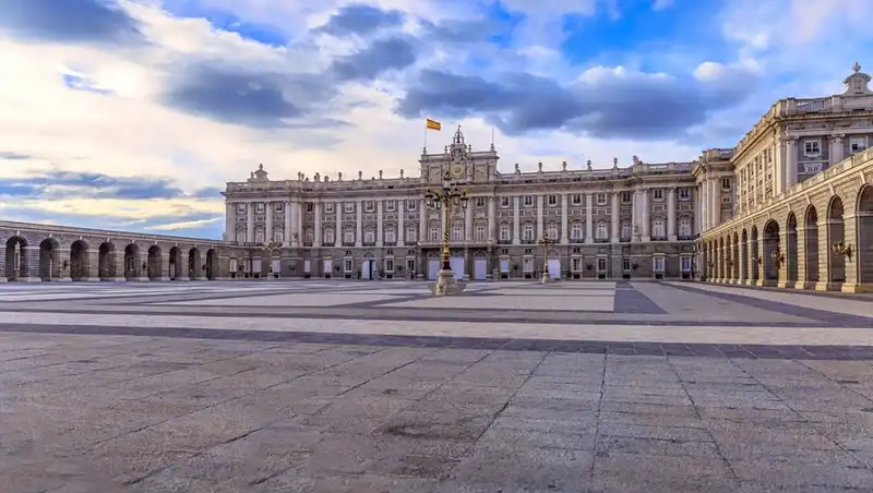 Places to Visit in Madrid for Free featured picture.