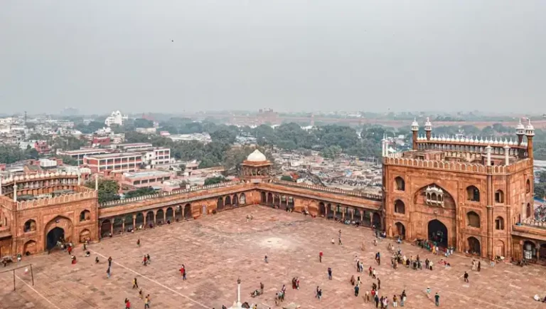 What Are the Best Places to Visit in New Delhi featured picture.