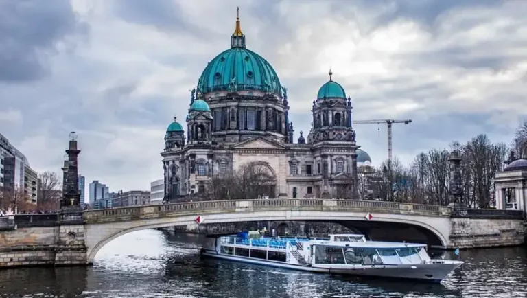 Best Places to Visit in Berlin for Free featured picture with a cathedral..